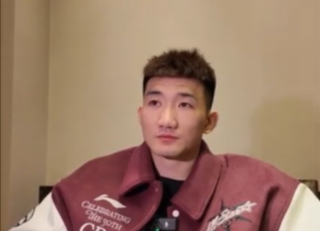 咋形容你和王博的關系？孫銘徽：像家人 他訓練&生活中很照顧我們